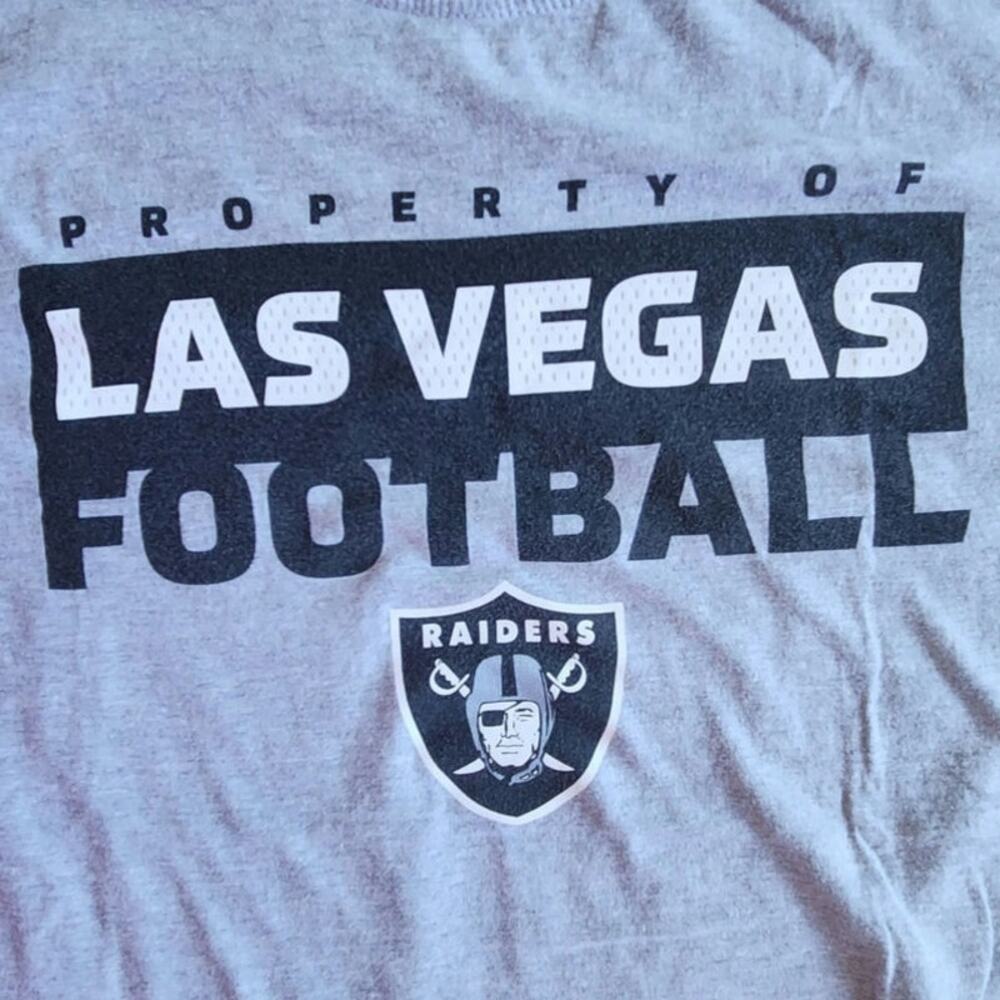 Men's Large Rainder Las Vegas Football